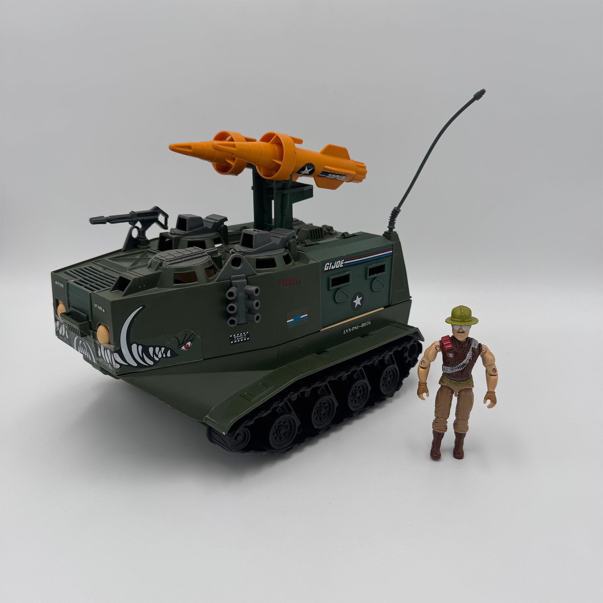 Warthog A.I.F.V. G.I. Joe (Met driver) 100% compleet