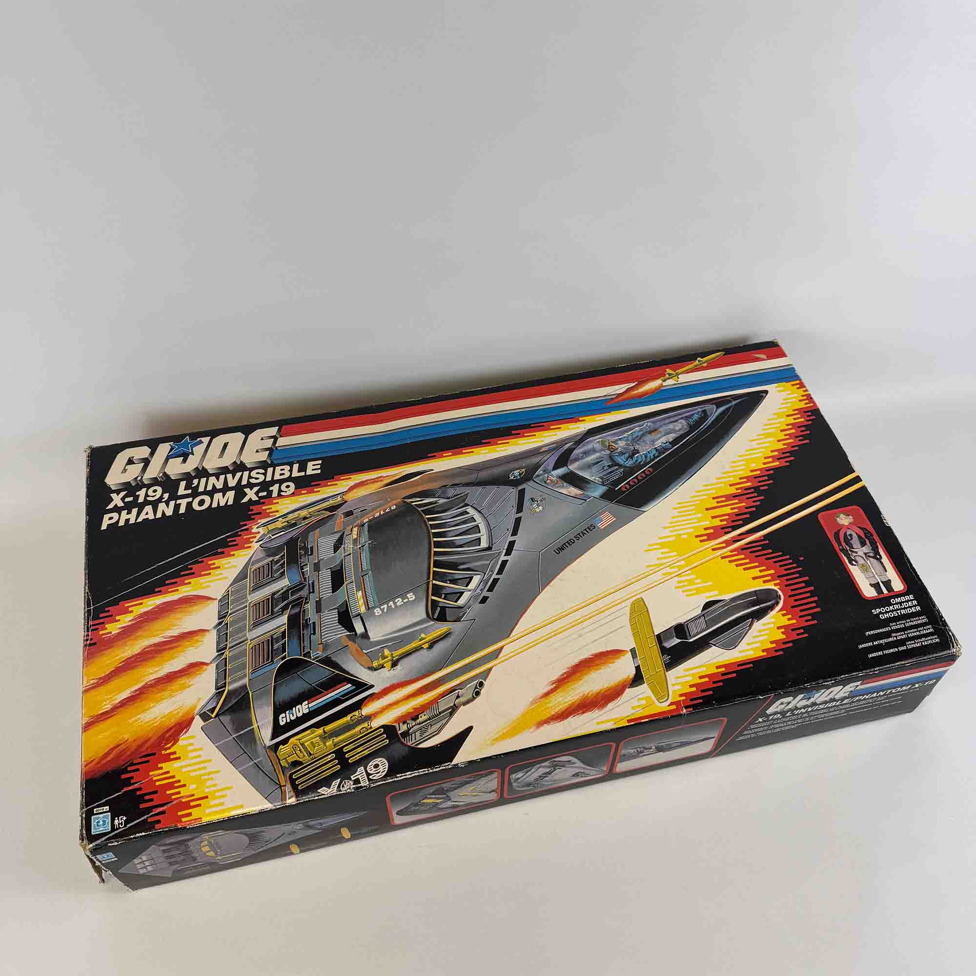 Phantom X-19 met driver G.I. Joe