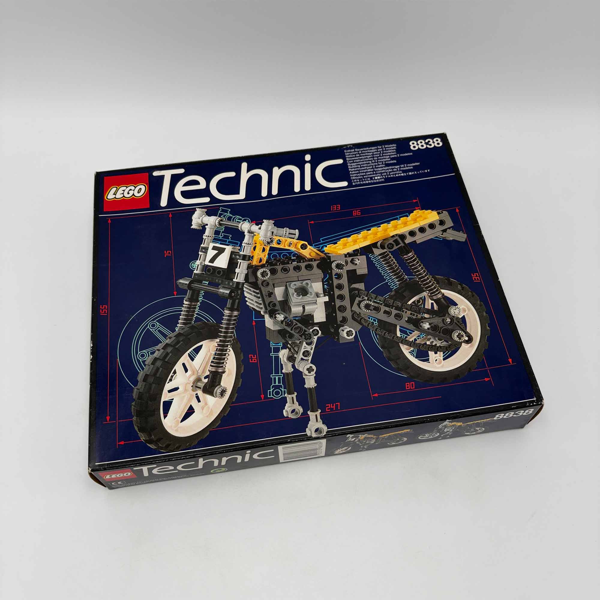 LEGO set 8838 Compleet in Verpakking (Sealed)